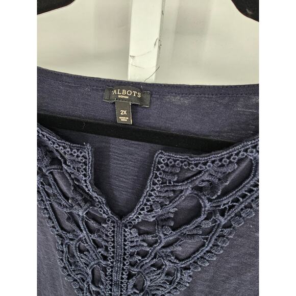Talbots Women's Navy Eyelet Lace V-neckline Sleeveless Pullover Top Size 2X - Picture 3 of 4